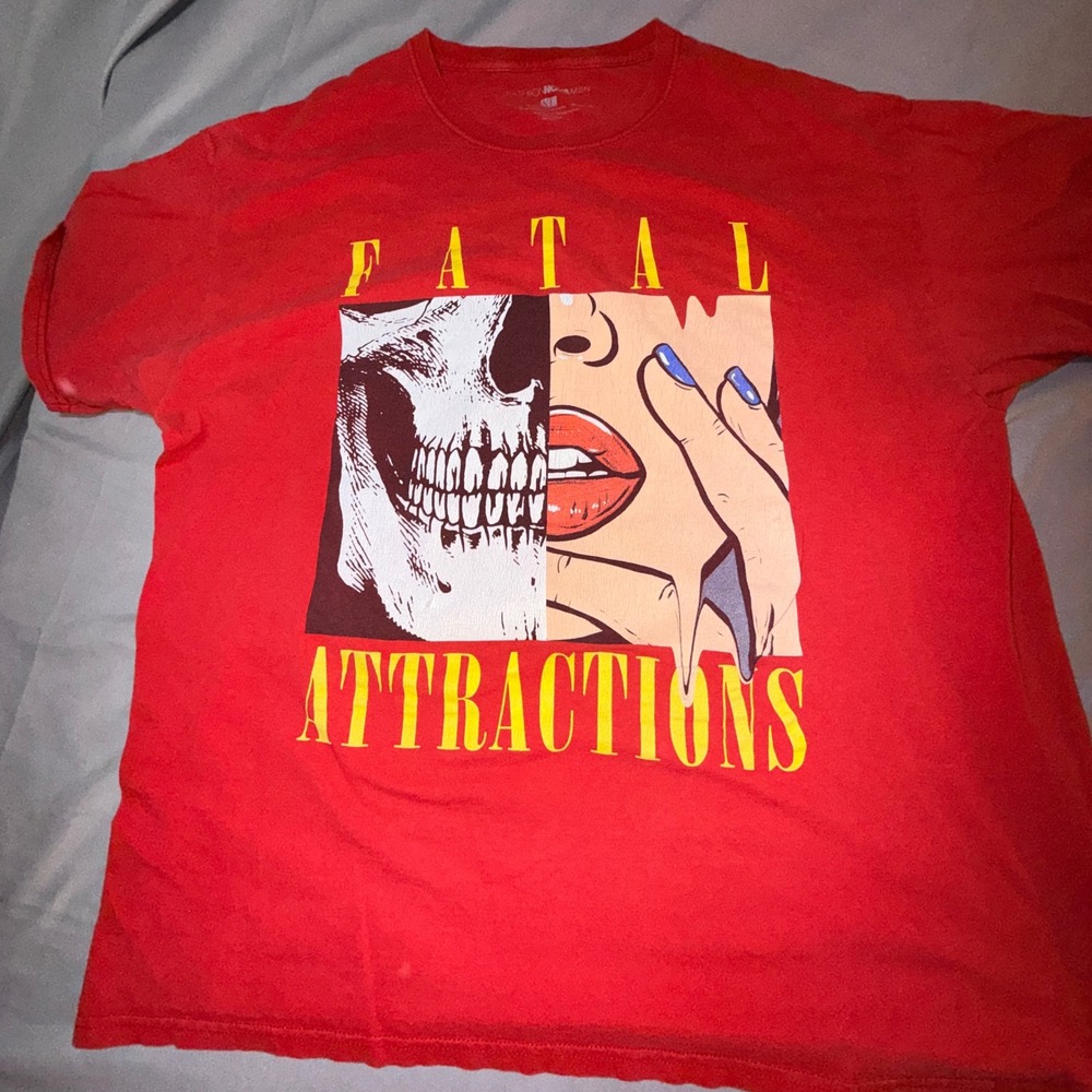 Fashion Nova Men T-Shirt XL Red Good Fatal Attractions Skull Graphic Pop Art Tee
